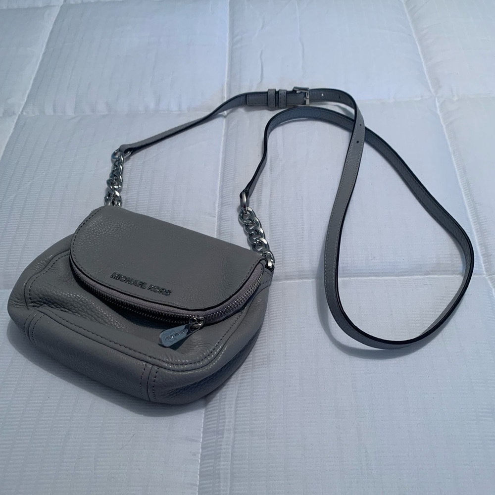 MICHAEL Michael Kors - Dove Grey Pebbled Leather Bedford Crossbody Bag